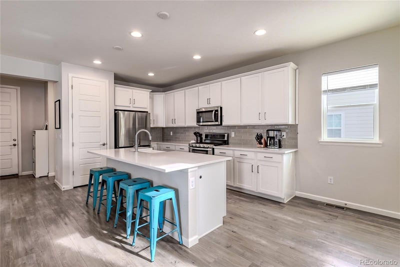 8335 Big Thompson St, Littleton, CO 80125