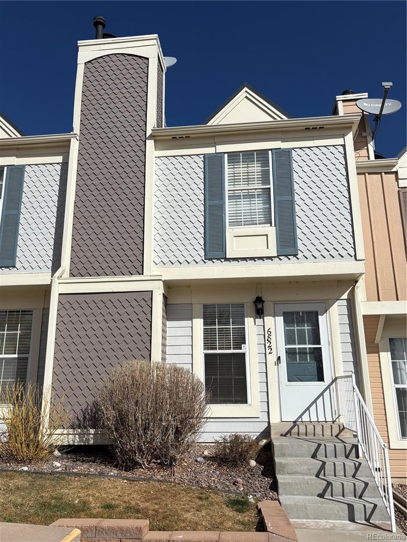 6822 Independence St, Littleton, CO 80128