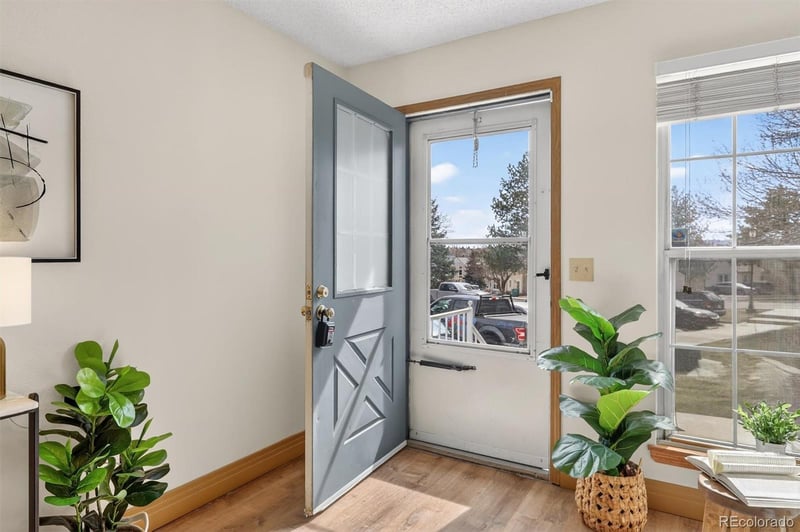 6822 Independence St, Littleton, CO 80128