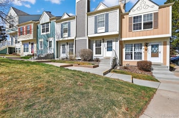 6822 Independence St, Littleton, CO 80128