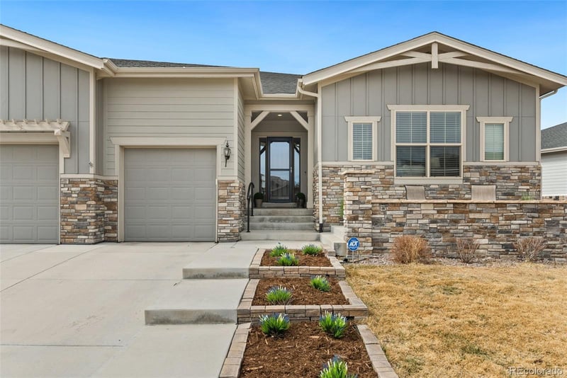 27620 Lakeview Dr, Aurora, CO 80016