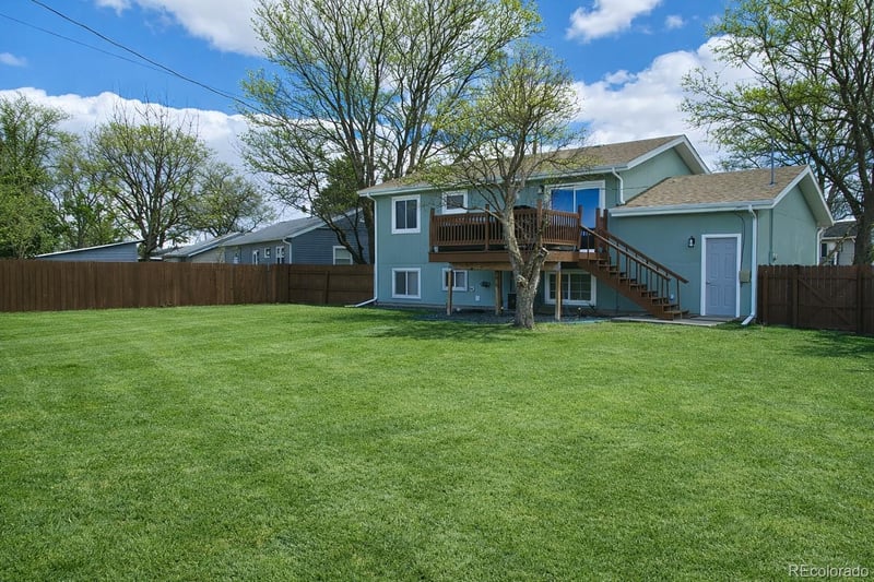 125 Columbia Dr, Julesburg, CO 80737