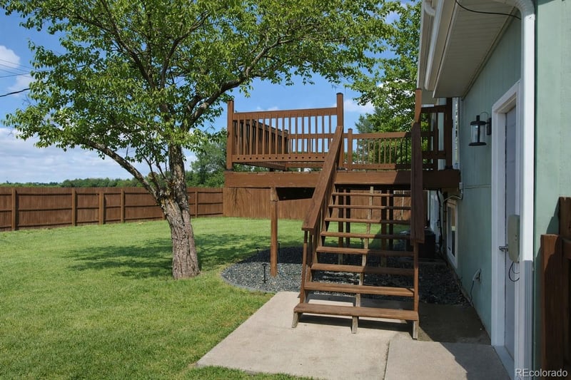 125 Columbia Dr, Julesburg, CO 80737