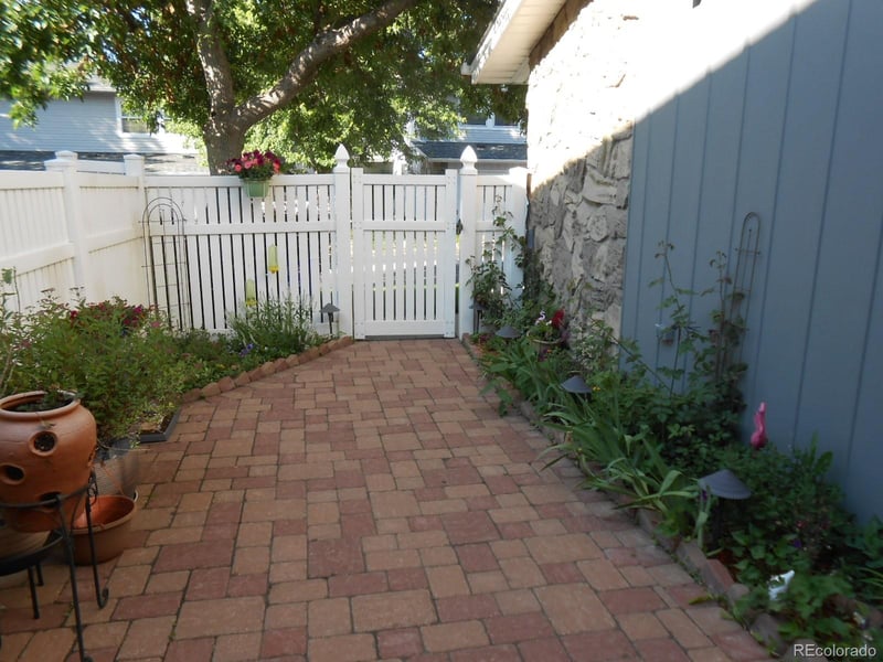 2827 Xanadu Way, Aurora, CO 80014