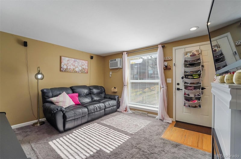 5809 Pearl St, Centennial, CO 80121