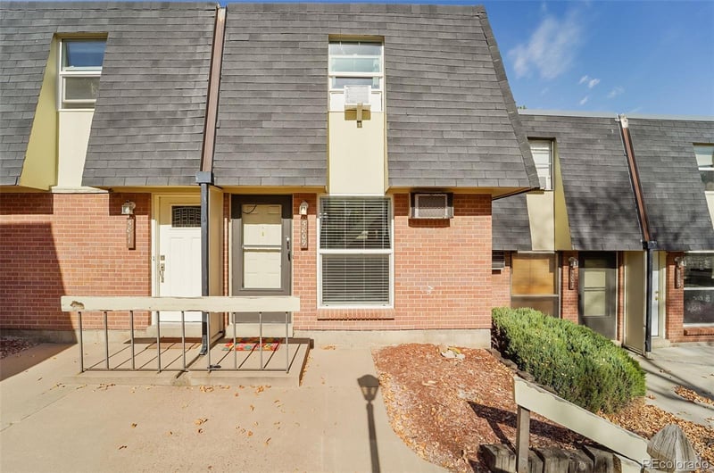 5809 Pearl St, Centennial, CO 80121