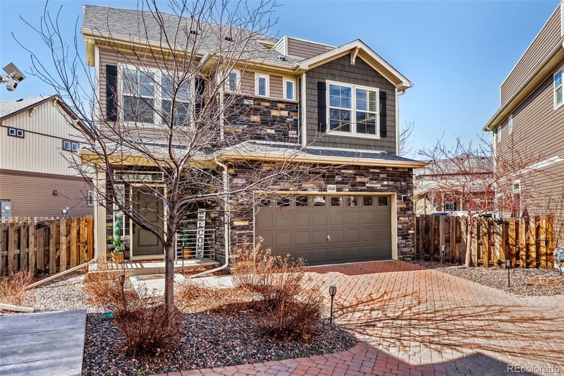 26168 Maple Dr, Aurora, CO 80018