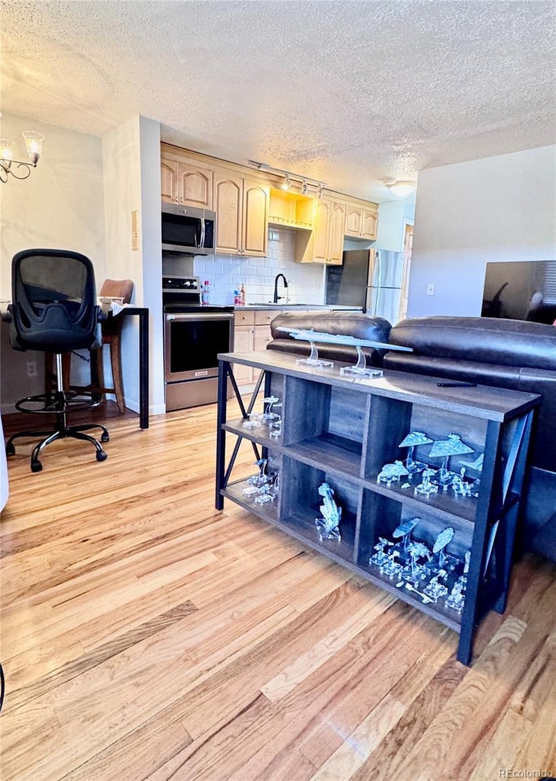 155 Pennsylvania St #304, Denver, CO 80209