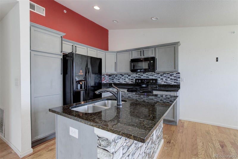 15165 16th Pl #201, Aurora, CO 80011