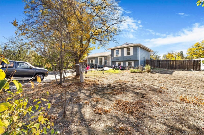 1444 Helena Cir, Aurora, CO 80017