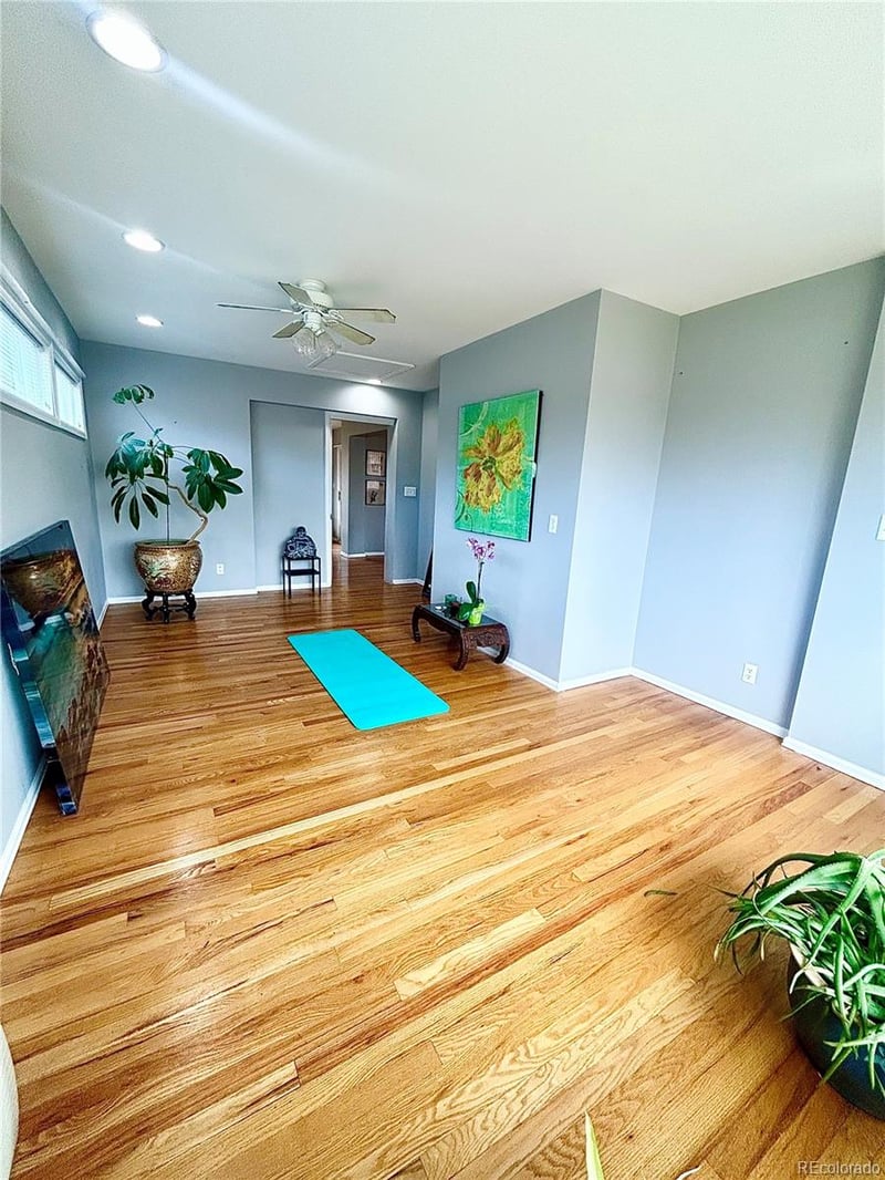 4759 Hawthorne St, Englewood, CO 80110