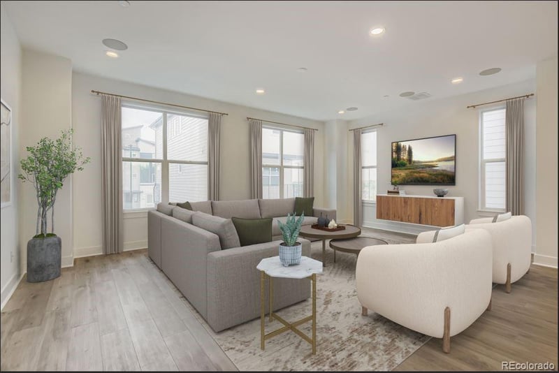 10886 Hinsdale Cir, Centennial, CO 80112