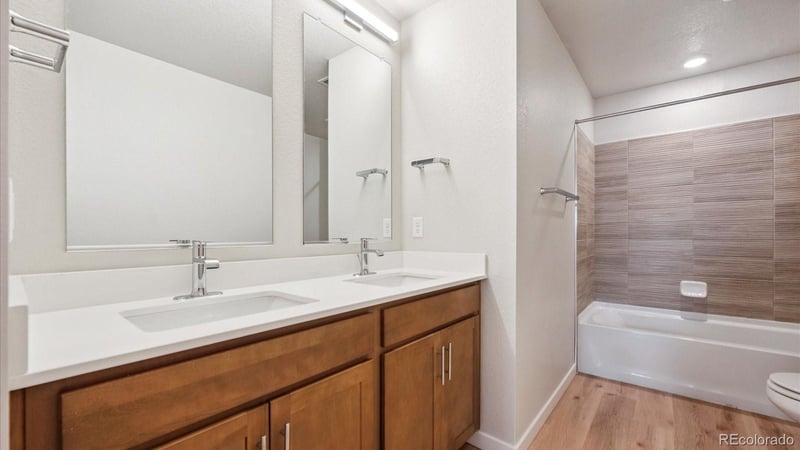 678 Ukraine St, Aurora, CO 80018