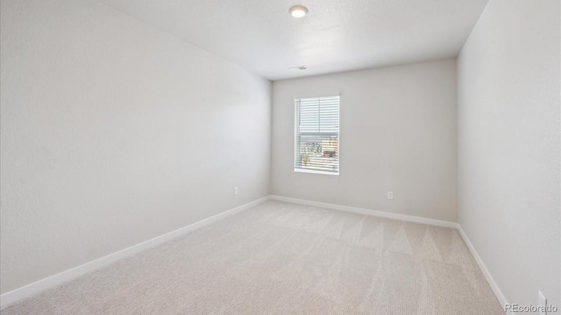 678 Ukraine St, Aurora, CO 80018