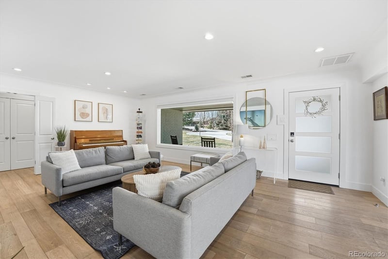 5420 Lakeshore Dr, Littleton, CO 80123