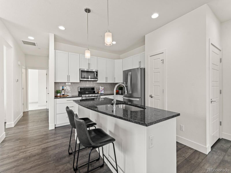 19515 Sunset Cir, Aurora, CO 80015