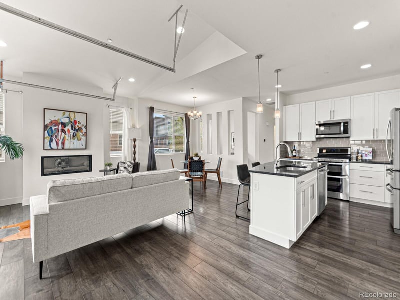 19515 Sunset Cir, Centennial, CO 80015