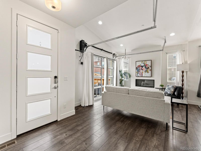 19515 Sunset Cir, Centennial, CO 80015