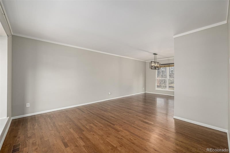 15885 Kepner Dr, Aurora, CO 80017