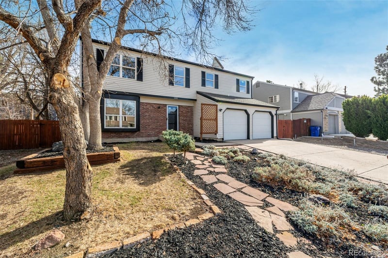 15885 Kepner Dr, Aurora, CO 80017