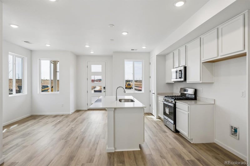 21351 67th Ave, Aurora, CO 80019