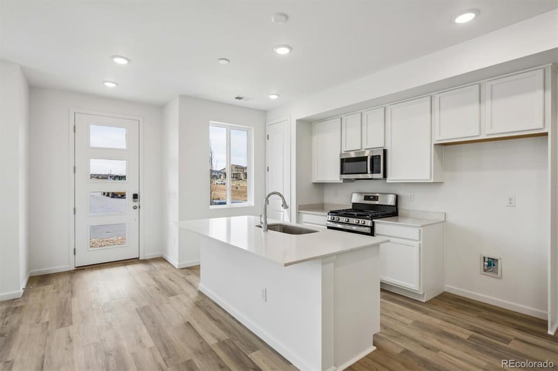 21351 67th Ave, Aurora, CO 80019