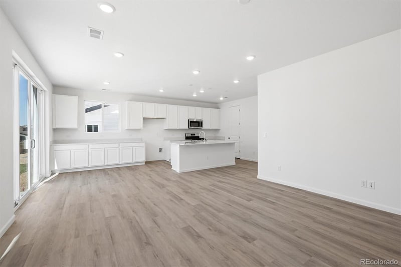 6607 Nepal Ct, Aurora, CO 80019