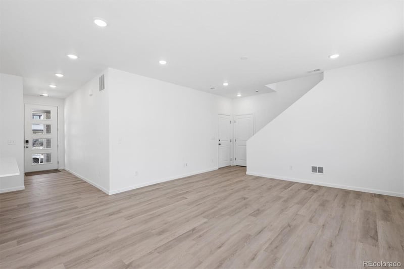 6607 Nepal Ct, Aurora, CO 80019