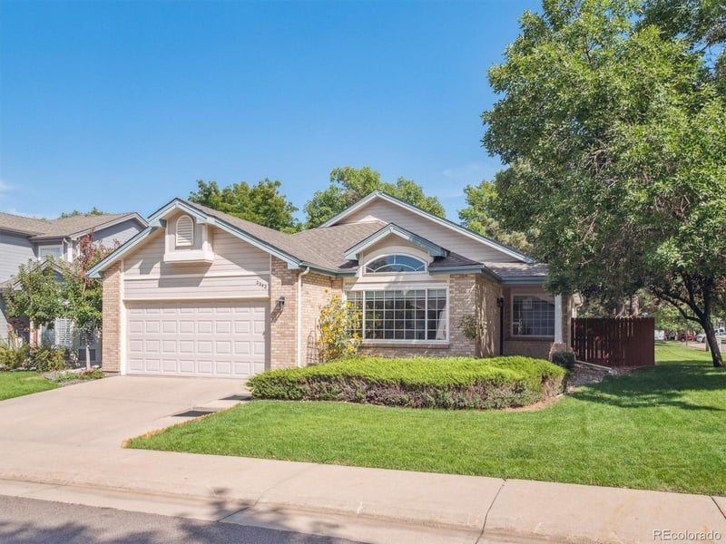 2242 Moline Ct, Aurora, CO 80014