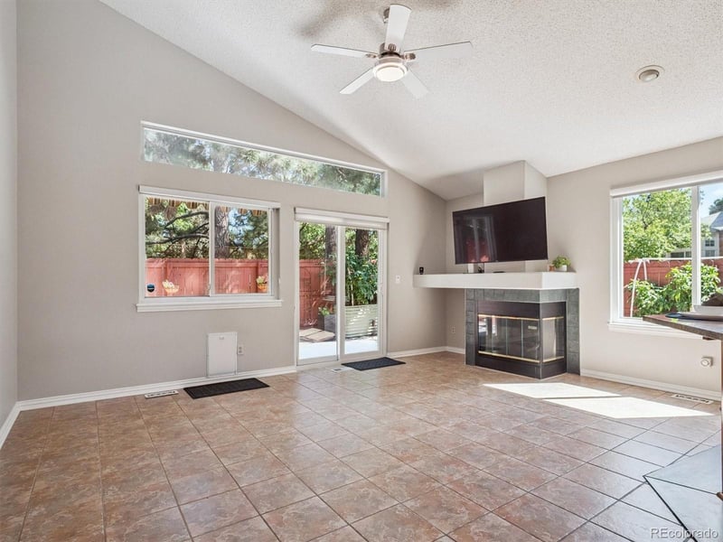 2242 Moline Ct, Aurora, CO 80014