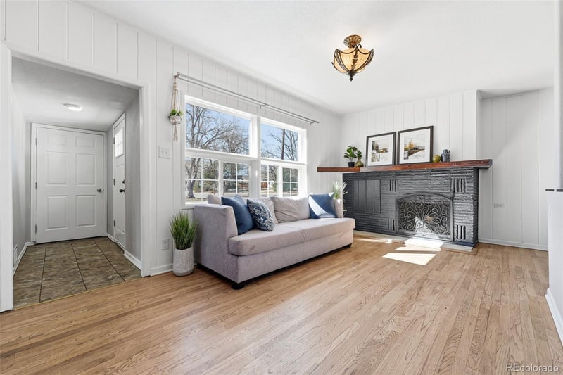 10050 W Kline Dr, Denver, CO 80215