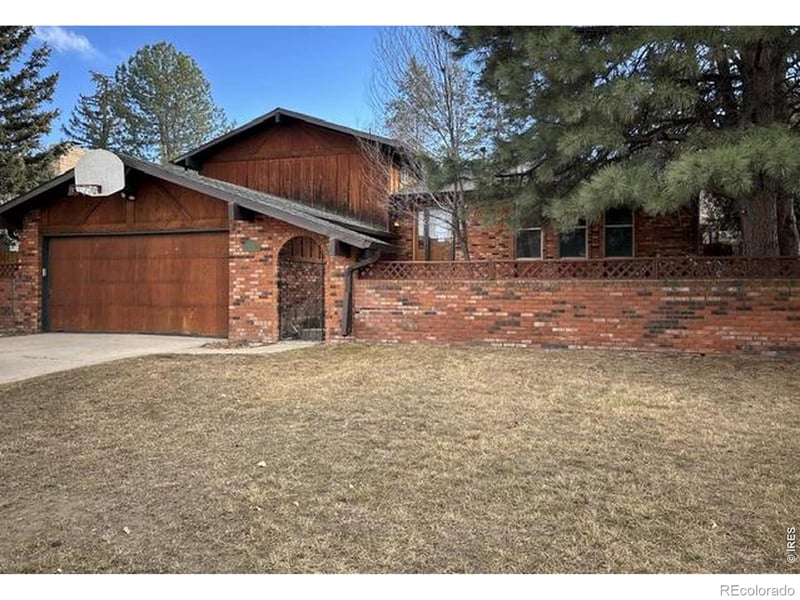 3331 Lakeview Cir, Longmont, CO 80503