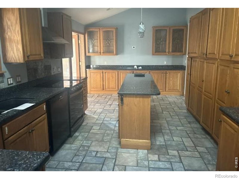 3331 Lakeview Cir, Longmont, CO 80503