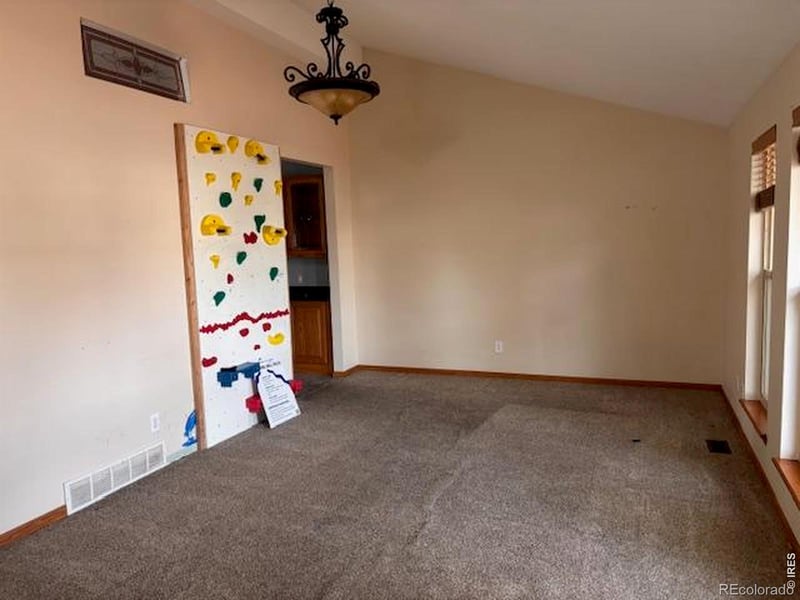 3331 Lakeview Cir, Longmont, CO 80503