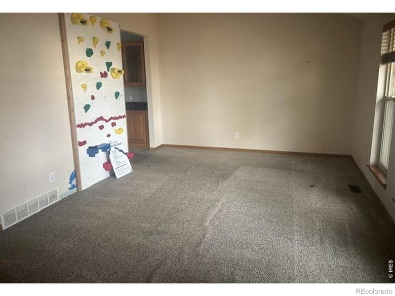 3331 Lakeview Cir, Longmont, CO 80503