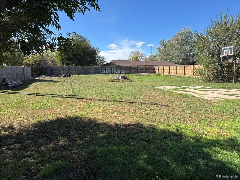 45 Johnson Ct, Keenesburg, CO 80643