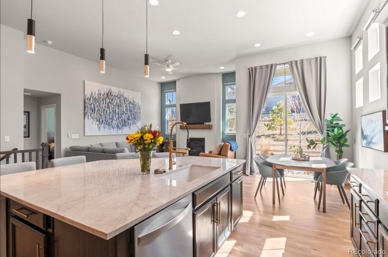 27162 Davies Ave, Aurora, CO 80016