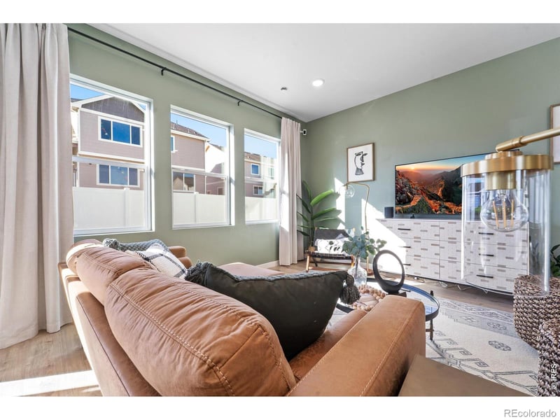 811 Aryshire Rd, Johnstown, CO 80534