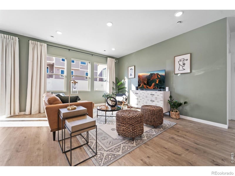 811 Aryshire Rd, Johnstown, CO 80534