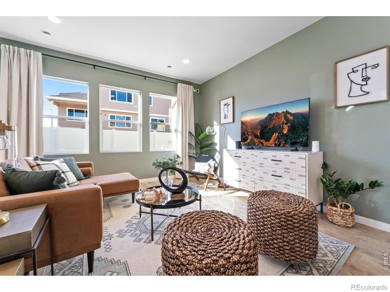 811 Aryshire Rd, Johnstown, CO 80534