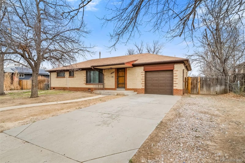 2228 Newark St, Aurora, CO 80010