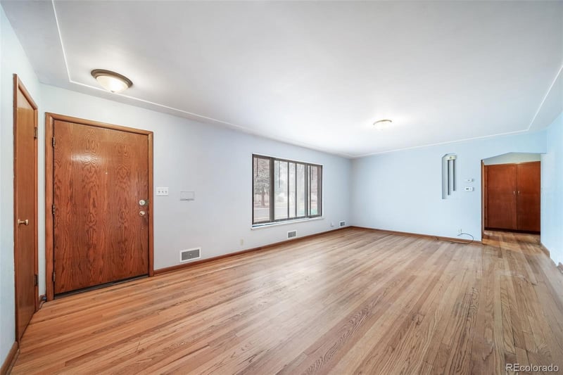 2228 Newark St, Aurora, CO 80010