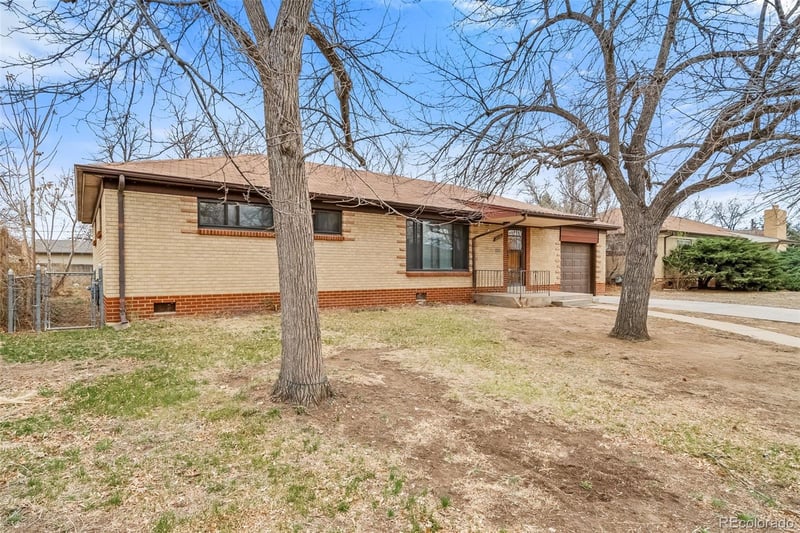 2228 Newark St, Aurora, CO 80010