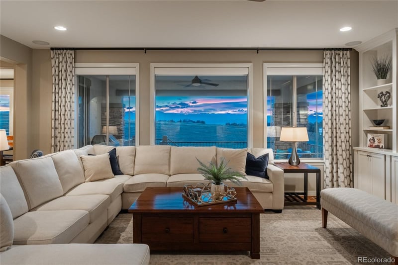 10715 Manorstone Dr, Highlands Ranch, CO 80126