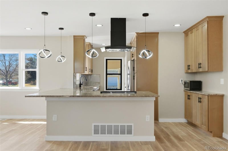 4895 Fox St, Englewood, CO 80110