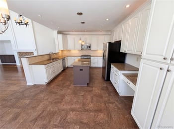 5817 Espana St, Aurora, CO 80015