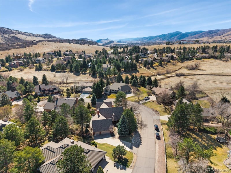 5 Porcupine Ln, Littleton, CO 80127