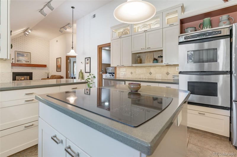 5 Porcupine Ln, Littleton, CO 80127