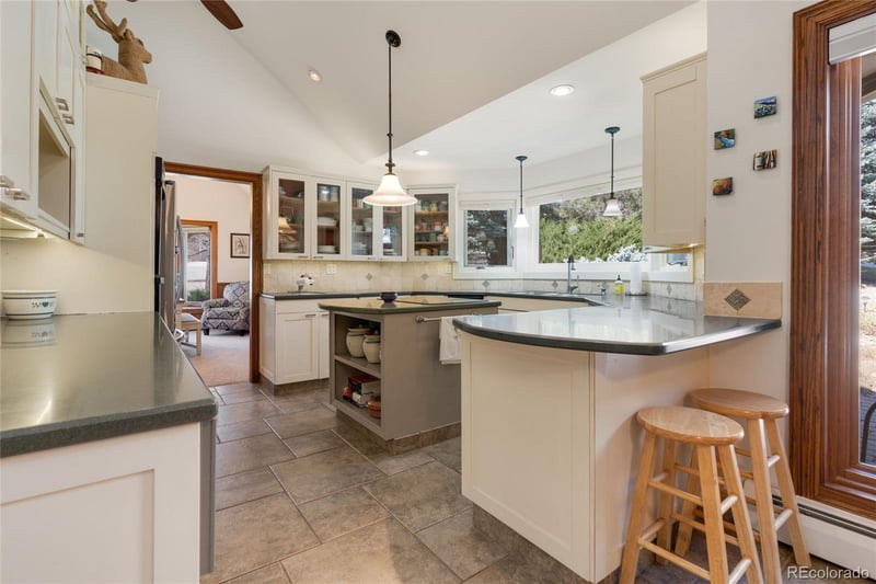 5 Porcupine Ln, Littleton, CO 80127