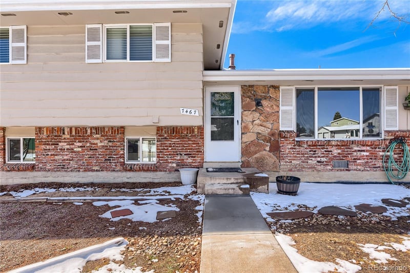 7467 Albion St, Centennial, CO 80122